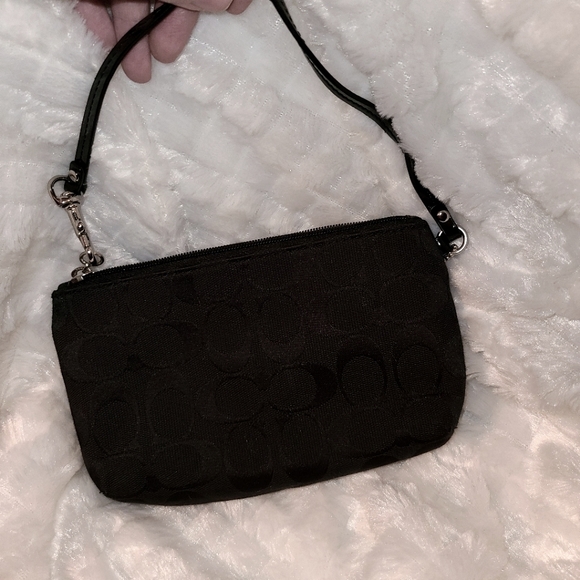 Coach Park Signature Medium Black Fabric Wristlet - Picture 2 of 6
